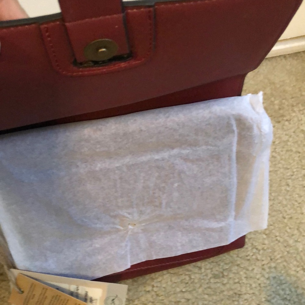 Sophisticated Brown and Red Crossbody Bag - Picture 6 of 14